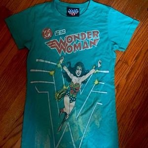 Fun superhero Junk Food tee shirt. Fits like XS. In great condition.